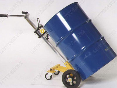 機(jī)械式油桶車 機(jī)械式油桶車
